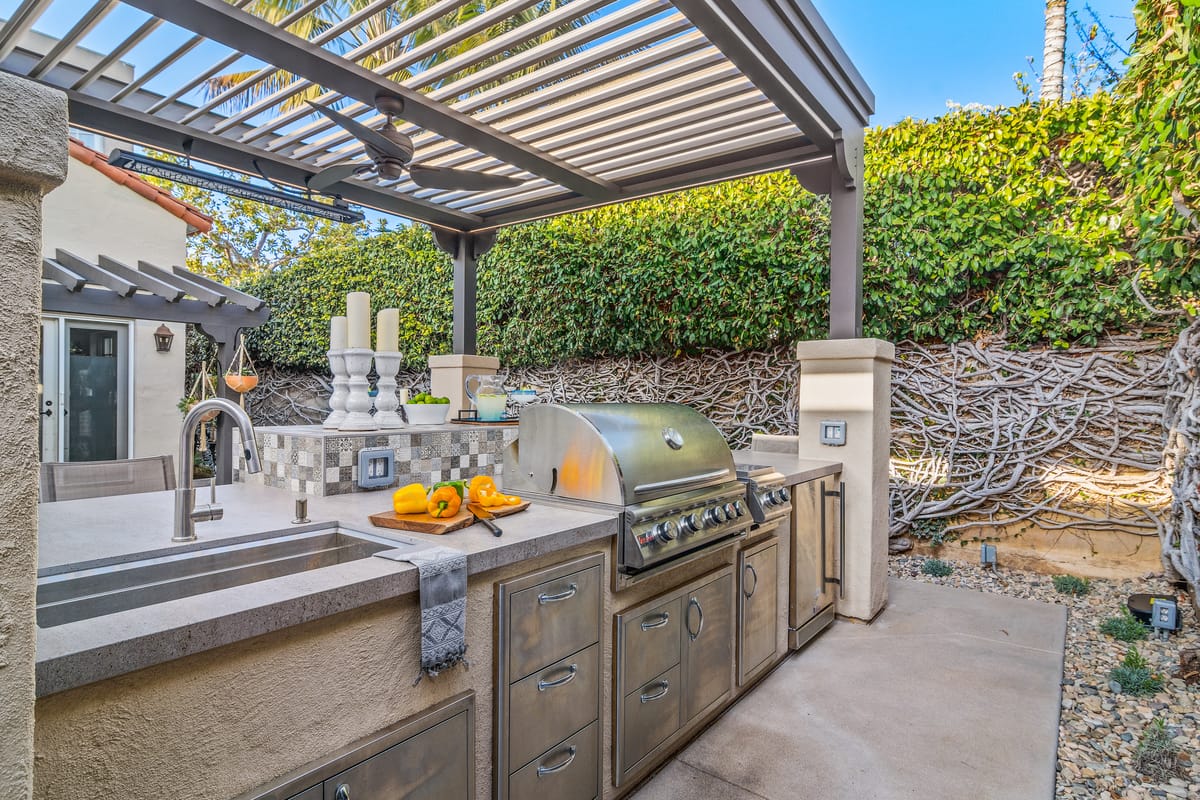 Outdoor Kitchens