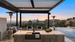 Pergola with glass screen 1 1