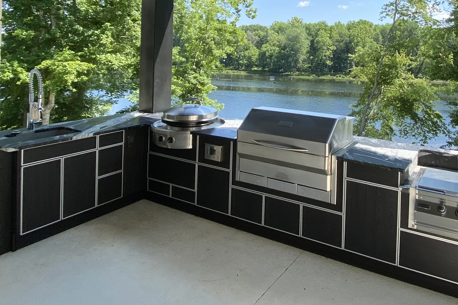 outdoor kitchen builder chicagoland.