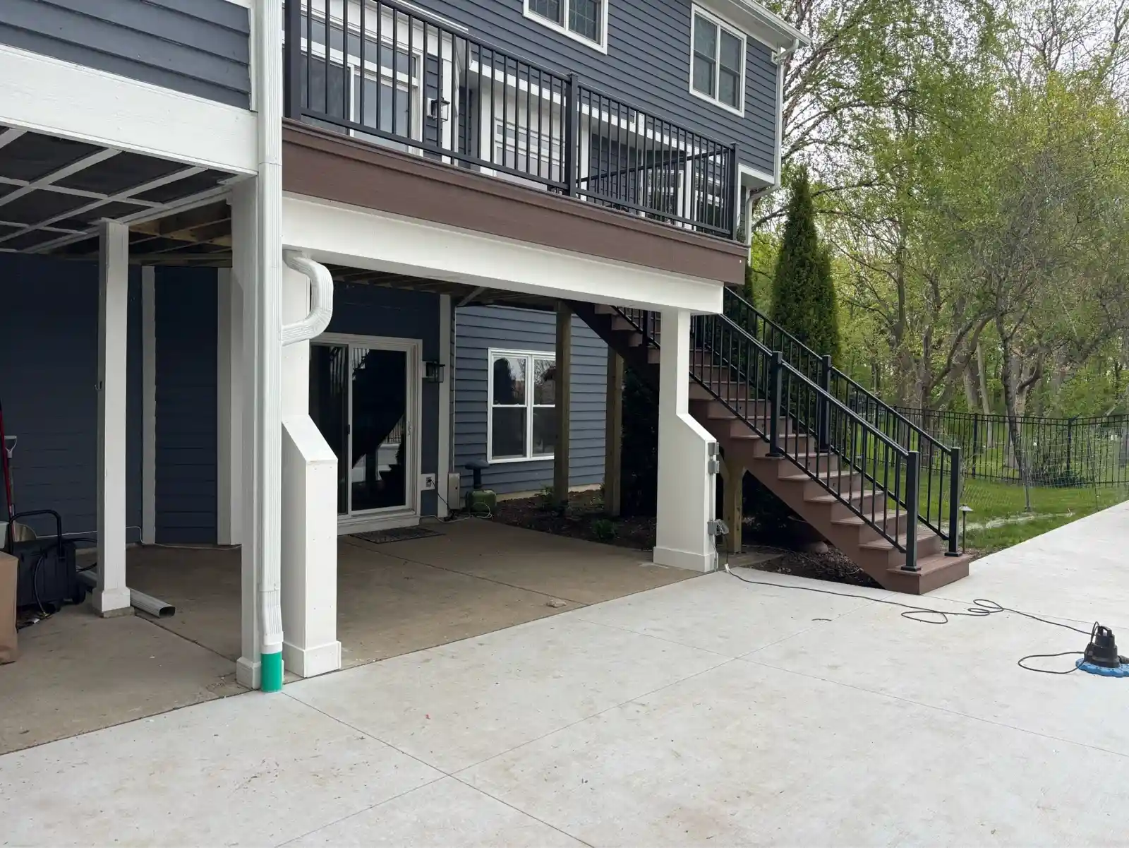 raised trex deck with trex rainescape in st charles il by warners decking chicagoland deck contractor 1