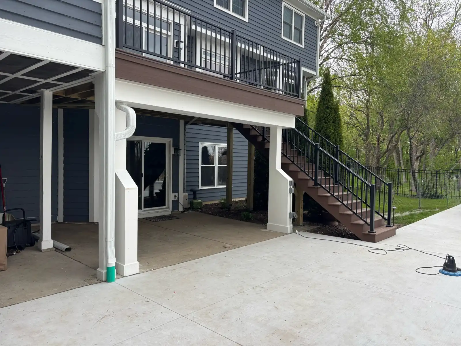 raised-trex-deck-with-trex-rainescape-in-st-charles-il-by-warners-decking-chicagoland-deck-contractor Raised trex composite deck completed in St. Charles by a deck contractor Warner's Decking