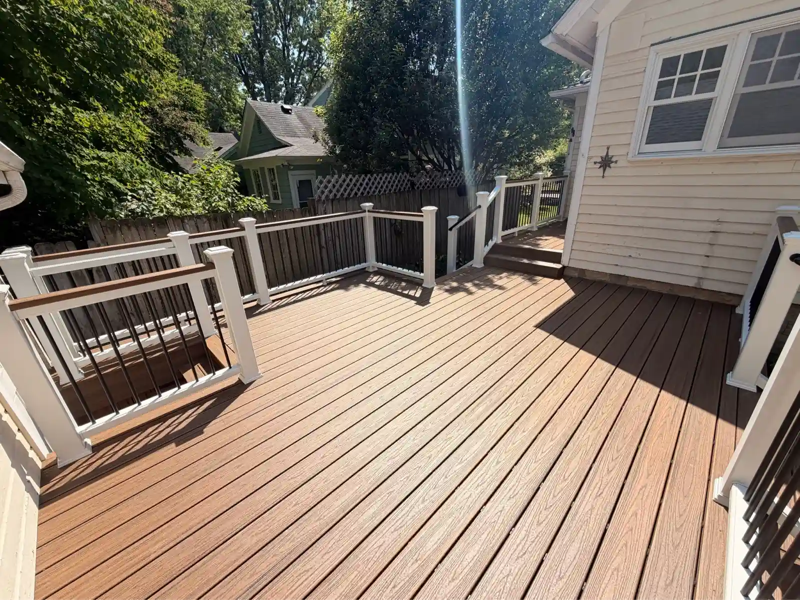 trex-deck-batavia-illinois composite deck built by a deck contractor in Batavia, IL.